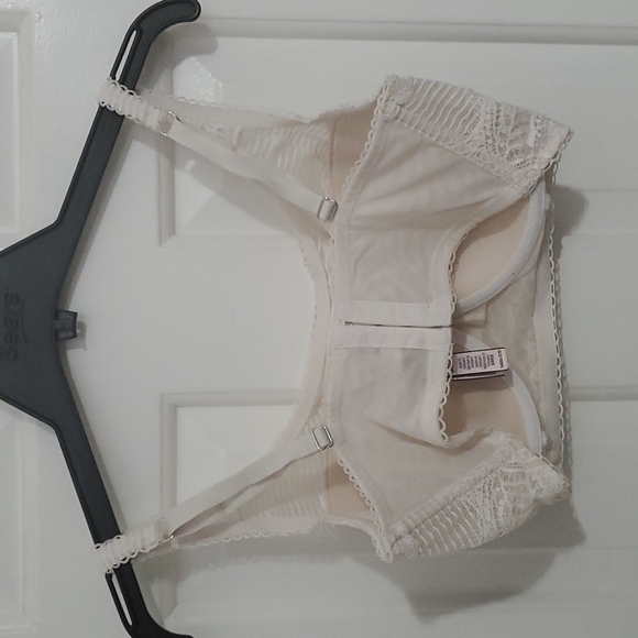 VICTORIA'S SECRET - Picture 2 of 5